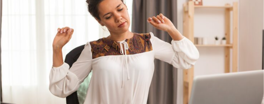 Komuso Design Shift Review: Can This Breathing Necklace Lower Stress?